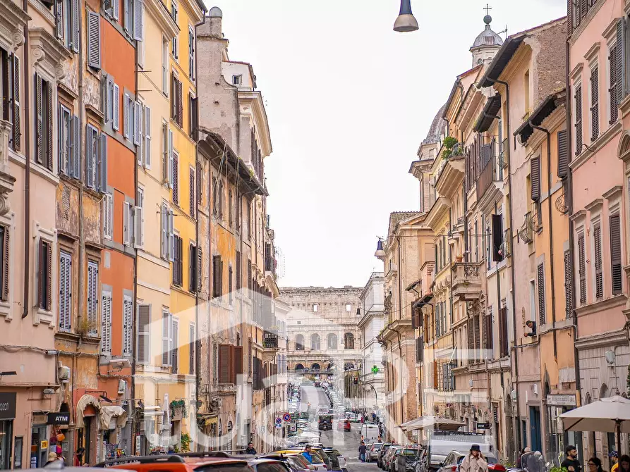 Immagine 20 di Negozio in vendita  in Via Dei Serpenti a Roma