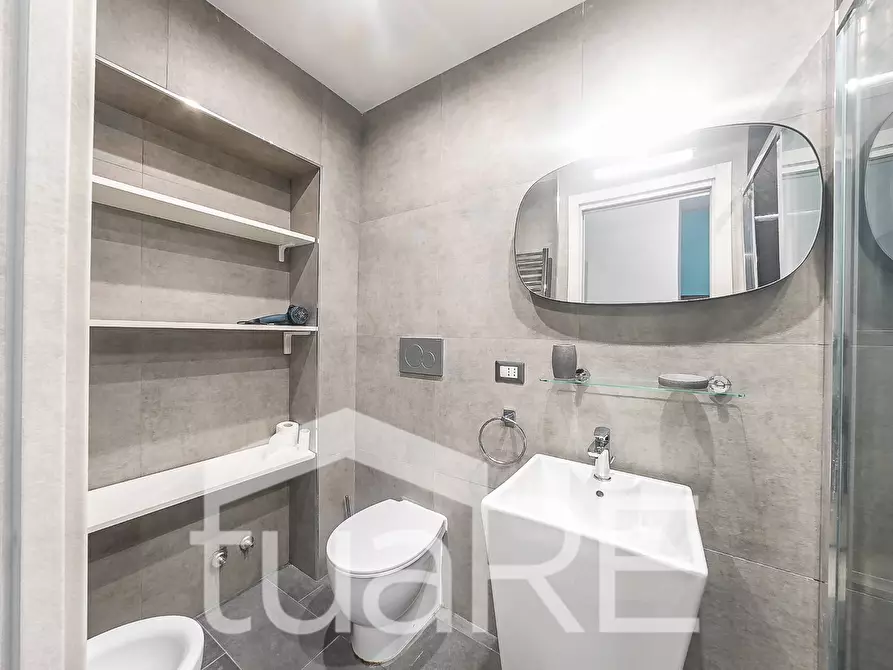 Immagine 12 di Appartamento in vendita  in Via Cunfida a Roma