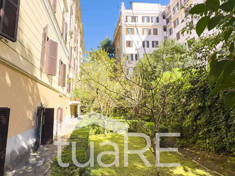 Immagine 25 di Appartamento in vendita  in Via Cunfida a Roma