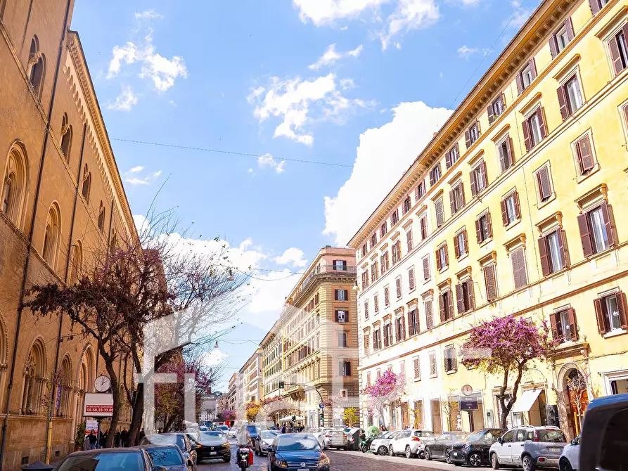 Immagine 3 di Appartamento in vendita  in Via Orazio a Roma