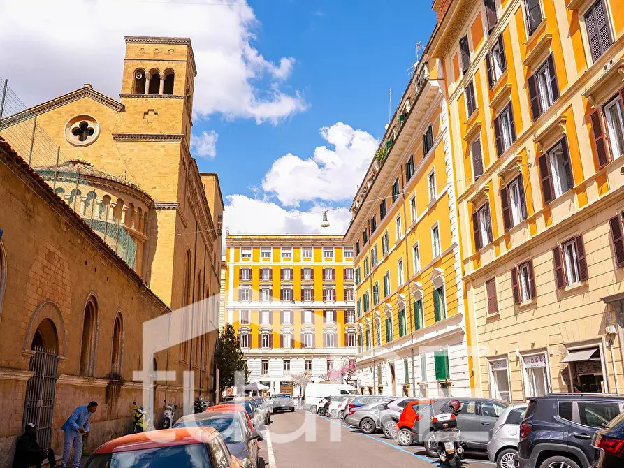 Immagine 7 di Appartamento in vendita  in Via Orazio a Roma