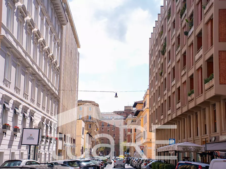 Immagine 10 di Appartamento in vendita  in Via Orazio a Roma