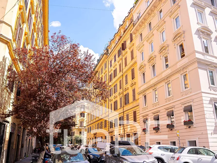 Immagine 18 di Appartamento in vendita  in Via Orazio a Roma