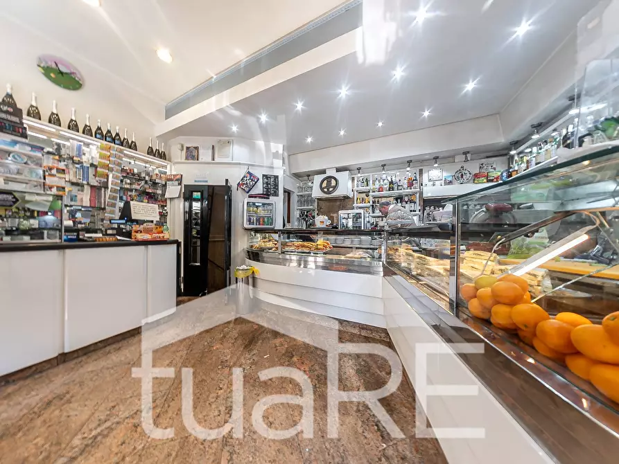 Immagine 3 di Negozio in vendita  in Via Venti Settembre a Roma