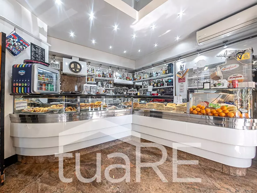 Immagine 11 di Negozio in vendita  in Via Venti Settembre a Roma