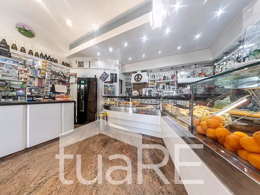 Immagine 12 di Negozio in vendita  in Via Venti Settembre a Roma