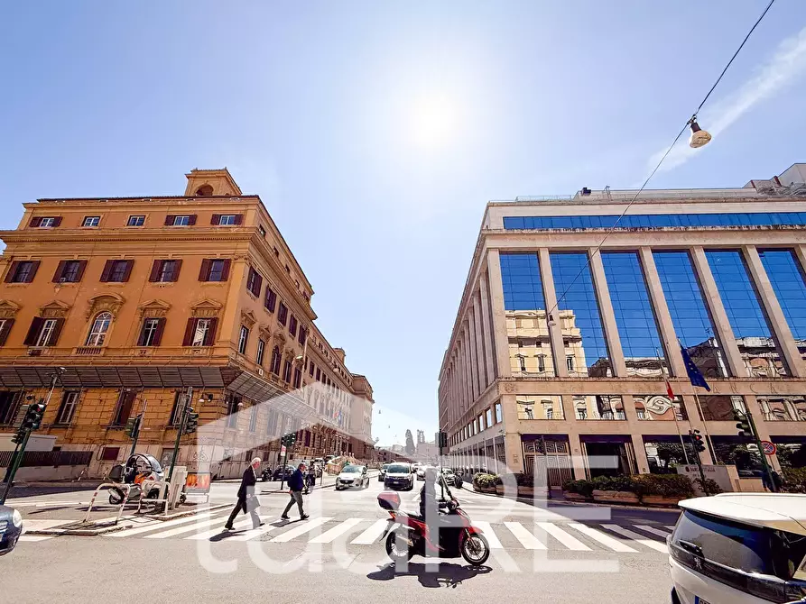 Immagine 25 di Negozio in vendita  in Via Venti Settembre a Roma