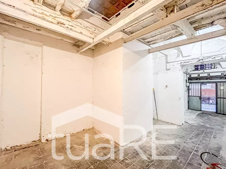 Immagine 2 di Magazzino in vendita  in Via Di Santa Maria Dell'Anima a Roma