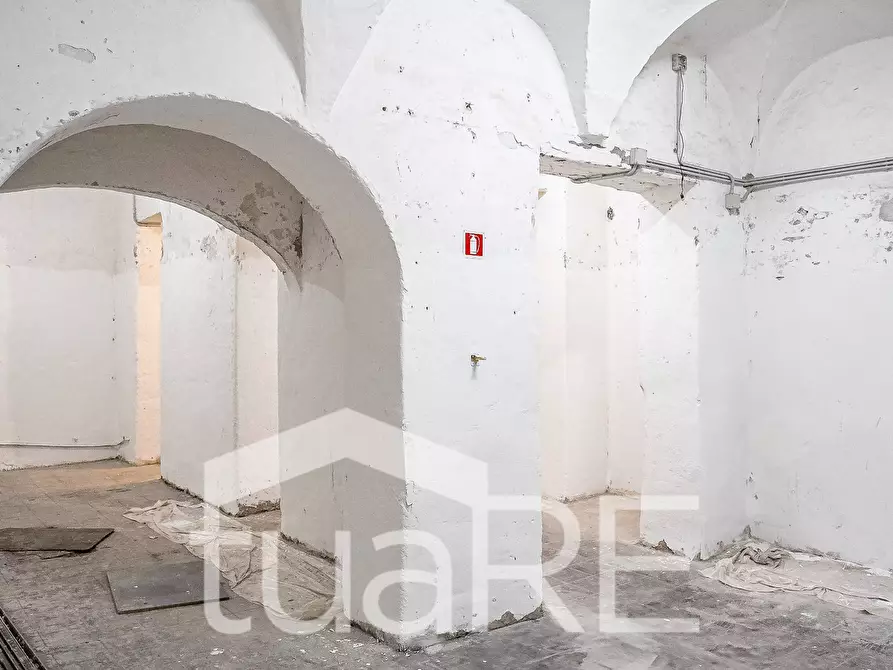 Immagine 5 di Magazzino in vendita  in Via Di Santa Maria Dell'Anima a Roma
