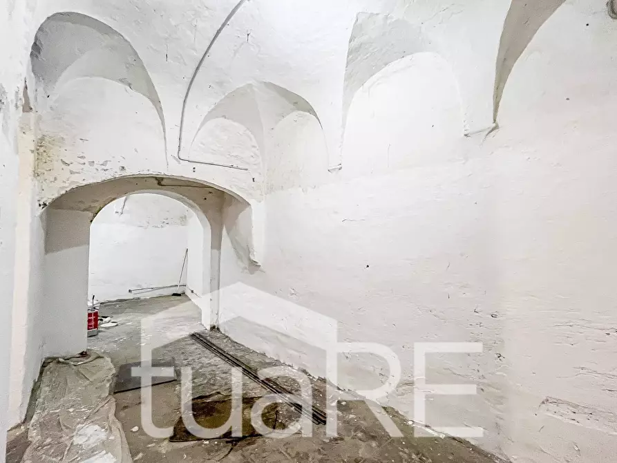 Immagine 8 di Magazzino in vendita  in Via Di Santa Maria Dell'Anima a Roma