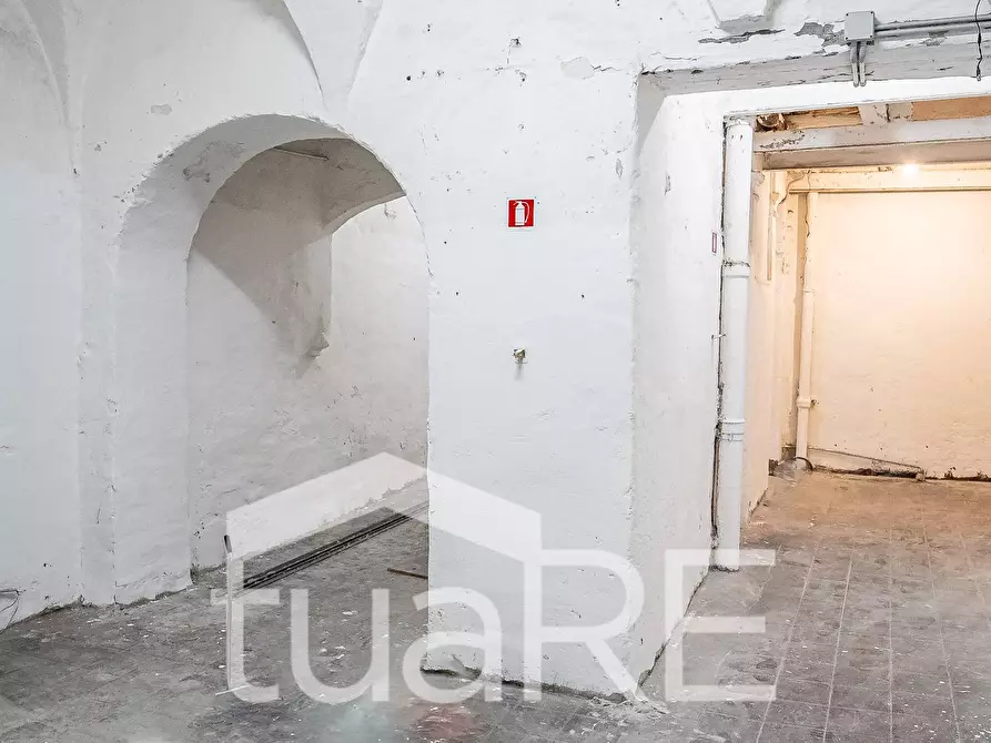 Immagine 11 di Magazzino in vendita  in Via Di Santa Maria Dell'Anima a Roma