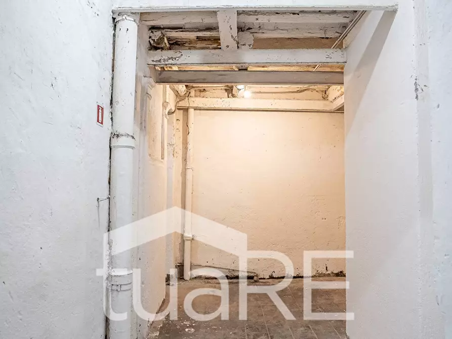 Immagine 14 di Magazzino in vendita  in Via Di Santa Maria Dell'Anima a Roma
