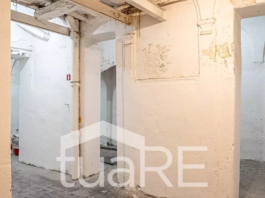 Immagine 15 di Magazzino in vendita  in Via Di Santa Maria Dell'Anima a Roma