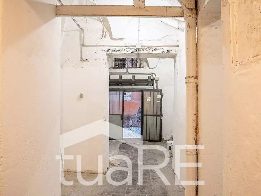 Immagine 16 di Magazzino in vendita  in Via Di Santa Maria Dell'Anima a Roma