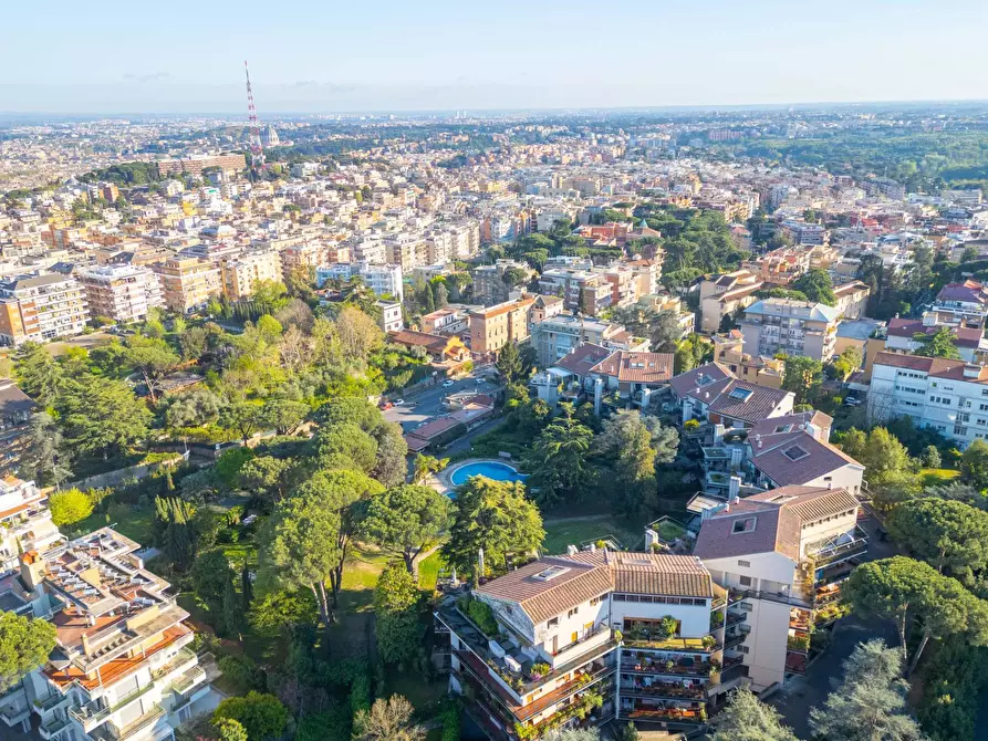 Immagine 4 di Villa in vendita  in Via Massimi a Roma