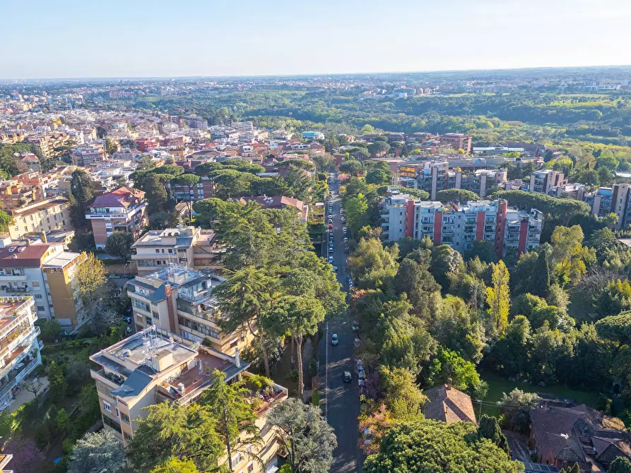 Immagine 9 di Villa in vendita  in Via Massimi a Roma