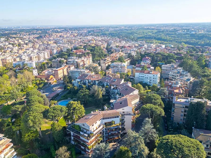 Immagine 11 di Villa in vendita  in Via Massimi a Roma