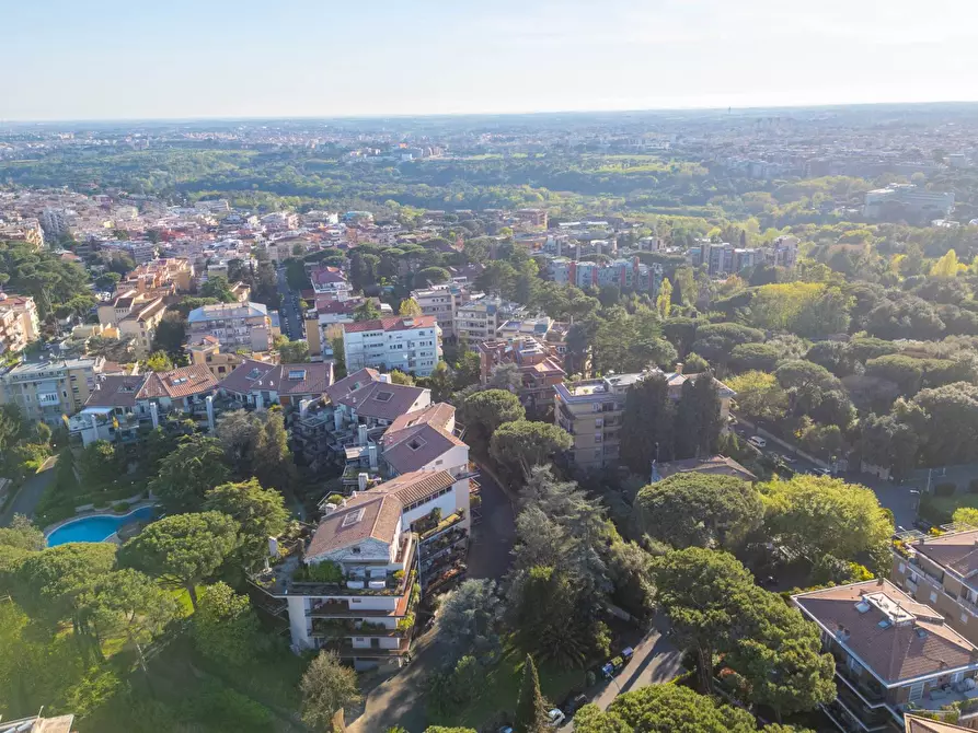 Immagine 14 di Villa in vendita  in Via Massimi a Roma
