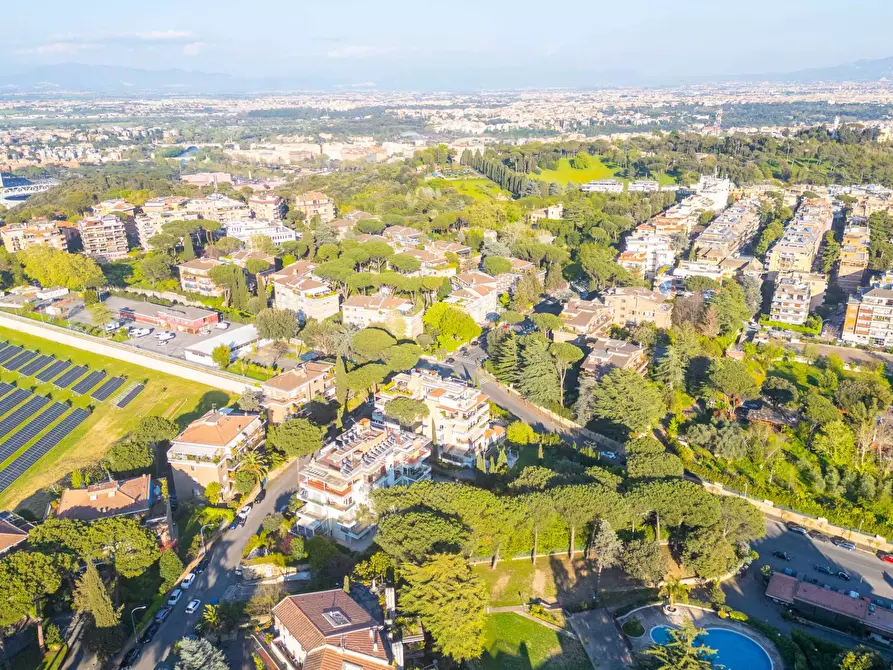 Immagine 19 di Villa in vendita  in Via Massimi a Roma