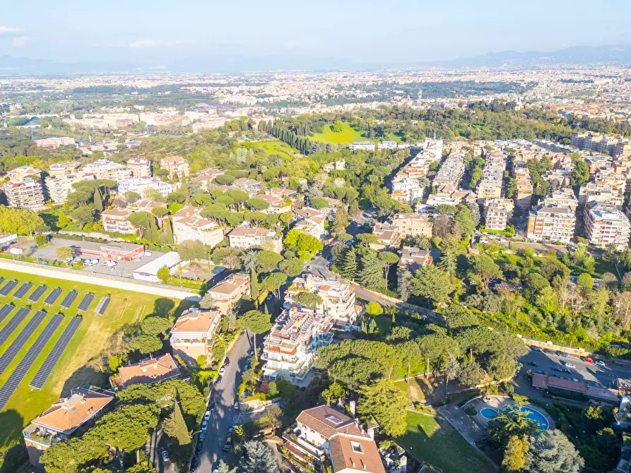 Immagine 22 di Villa in vendita  in Via Massimi a Roma