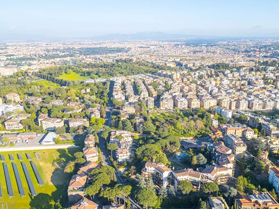 Immagine 25 di Villa in vendita  in Via Massimi a Roma
