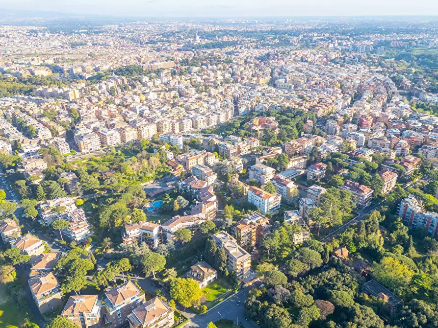 Immagine 29 di Villa in vendita  in Via Massimi a Roma