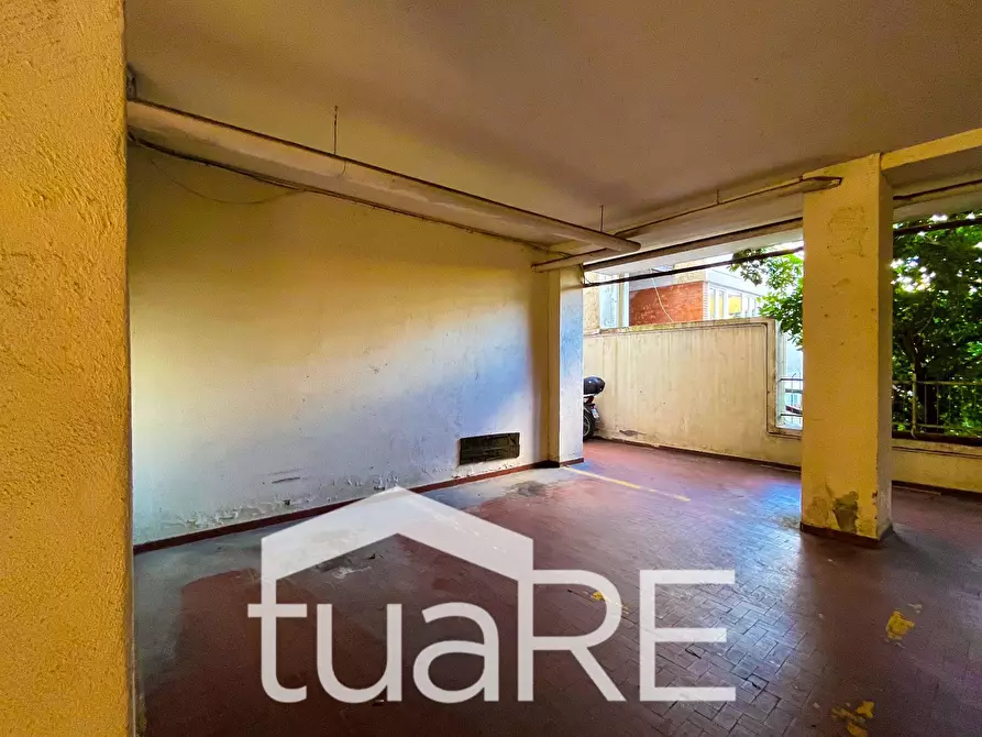 Immagine 5 di Box auto in vendita  in Via Carlo Somigliana a Roma