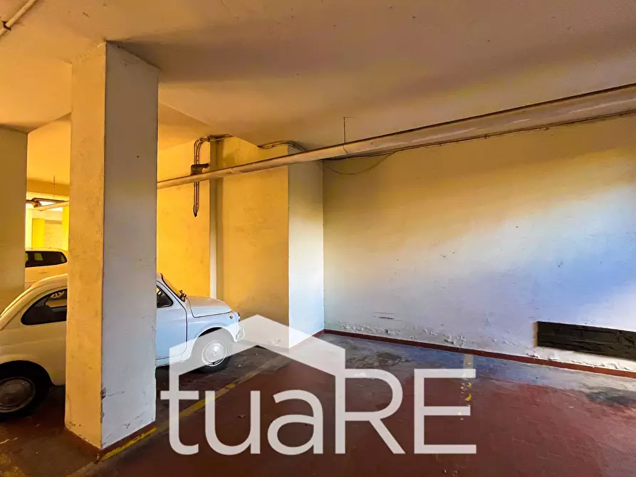 Immagine 6 di Box auto in vendita  in Via Carlo Somigliana a Roma