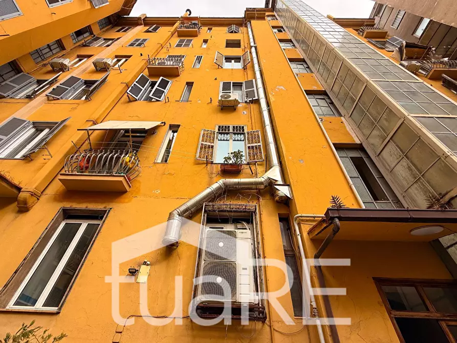 Immagine 15 di Negozio in vendita  in Viale Giulio Cesare a Roma