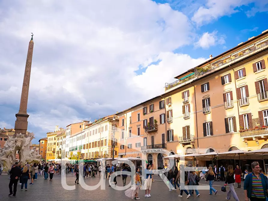 Immagine 11 di Negozio in vendita  in Via Della Vetrina a Roma