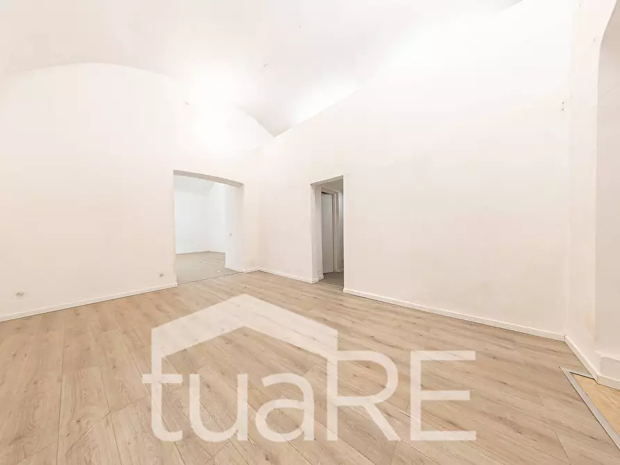 Immagine 12 di Negozio in vendita  in Via Della Vetrina a Roma