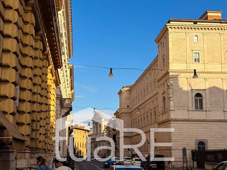 Immagine 33 di Negozio in vendita  in Via Della Vetrina a Roma