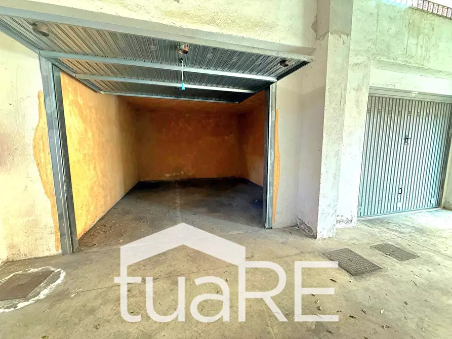 Immagine 10 di Box auto in vendita  in Via Ezio Sciamanna a Roma