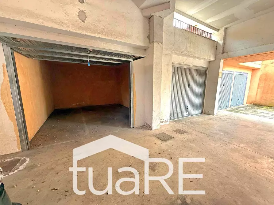 Immagine 17 di Box auto in vendita  in Via Ezio Sciamanna a Roma