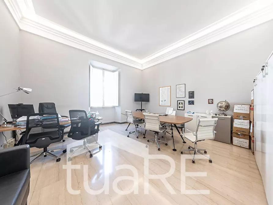 Immagine 6 di Appartamento in vendita  in Via Ludovisi a Roma