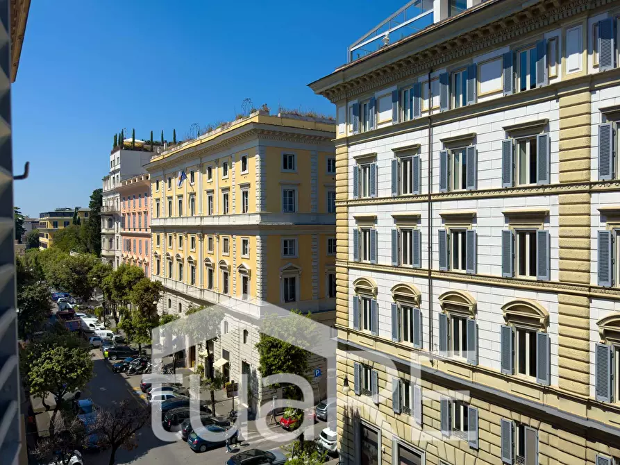 Immagine 17 di Appartamento in vendita  in Via Ludovisi a Roma