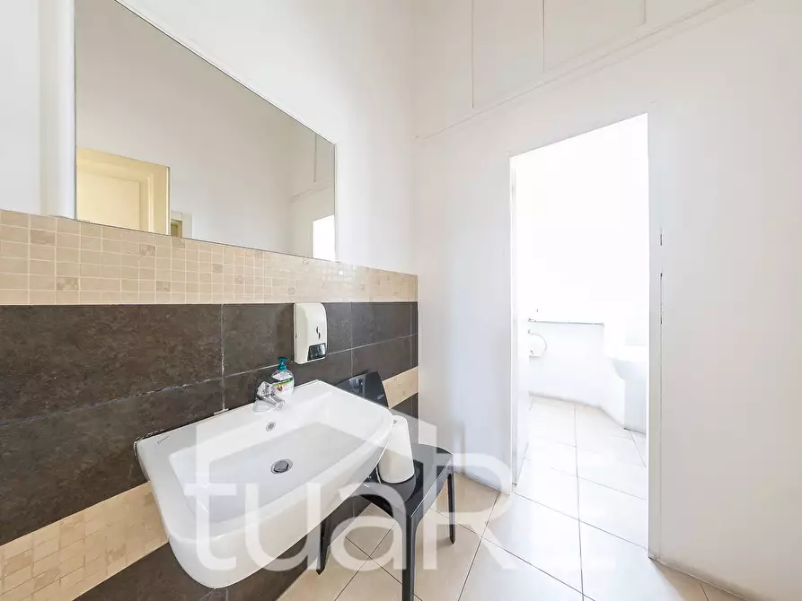 Immagine 25 di Appartamento in vendita  in Via Ludovisi a Roma