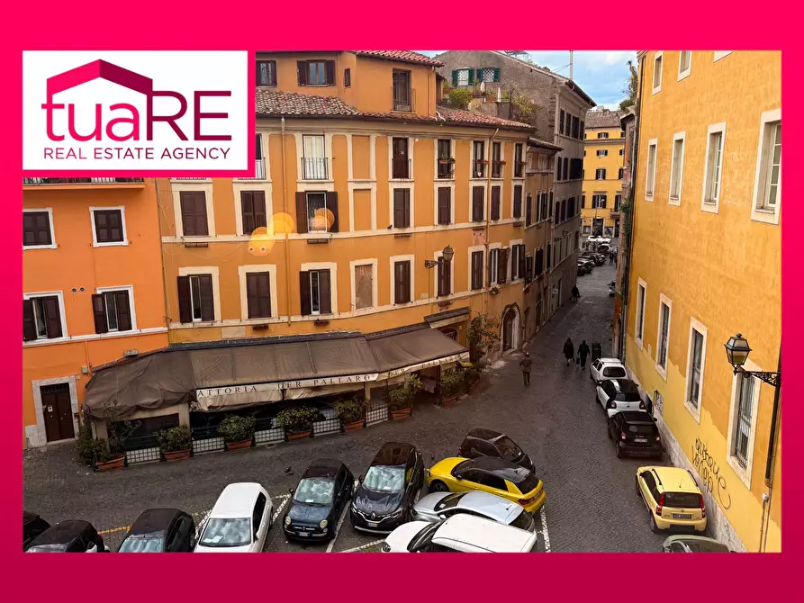 Immagine 1 di Appartamento in vendita  in Via Dei Chiavari a Roma