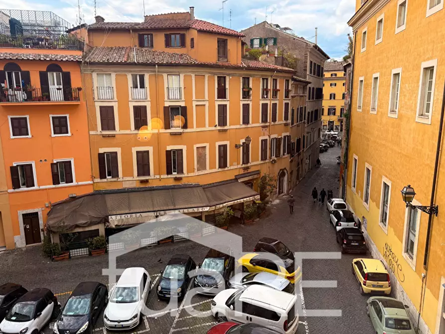 Immagine 6 di Appartamento in vendita  in Via Dei Chiavari a Roma