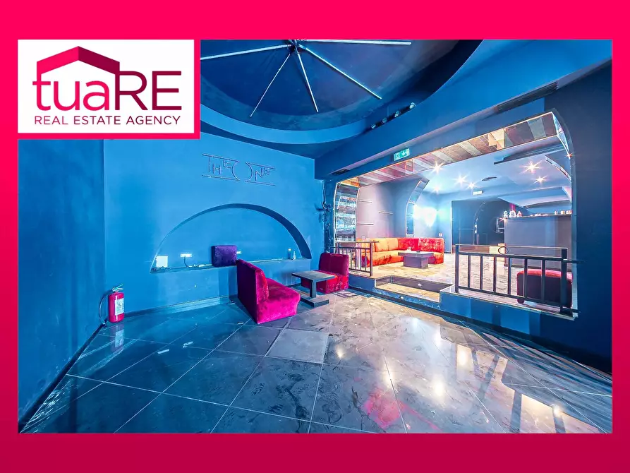 Immagine 1 di Negozio in vendita  in Via Marche a Roma