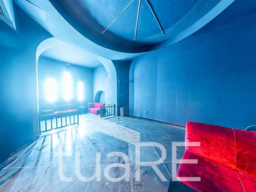 Immagine 19 di Negozio in vendita  in Via Marche a Roma