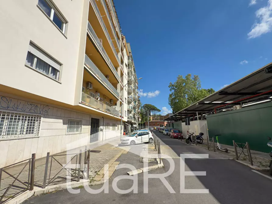 Immagine 8 di Box auto in vendita  in Via San Silverio a Roma