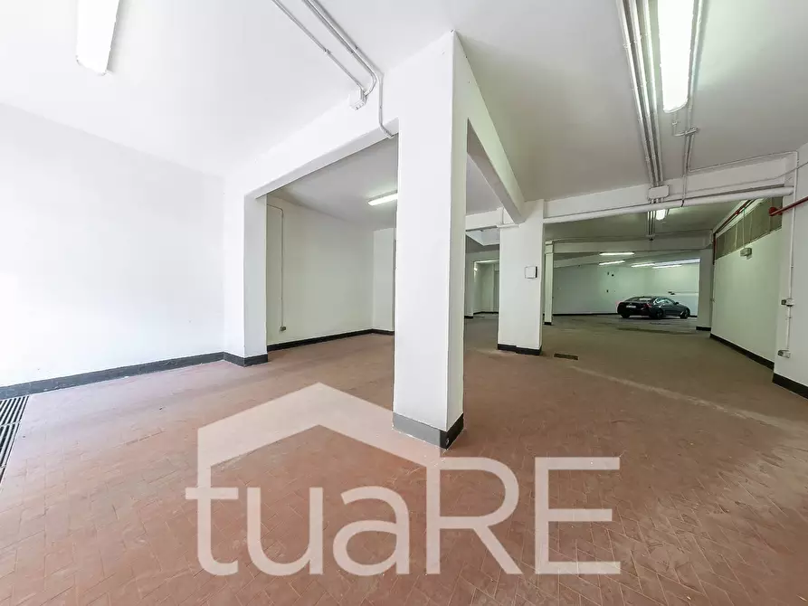 Immagine 31 di Box auto in vendita  in Via San Silverio a Roma