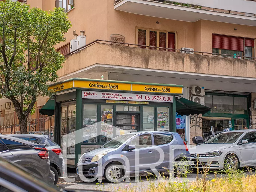 Immagine 14 di Locale commerciale in vendita  in Via Baldo Degli Ubaldi a Roma