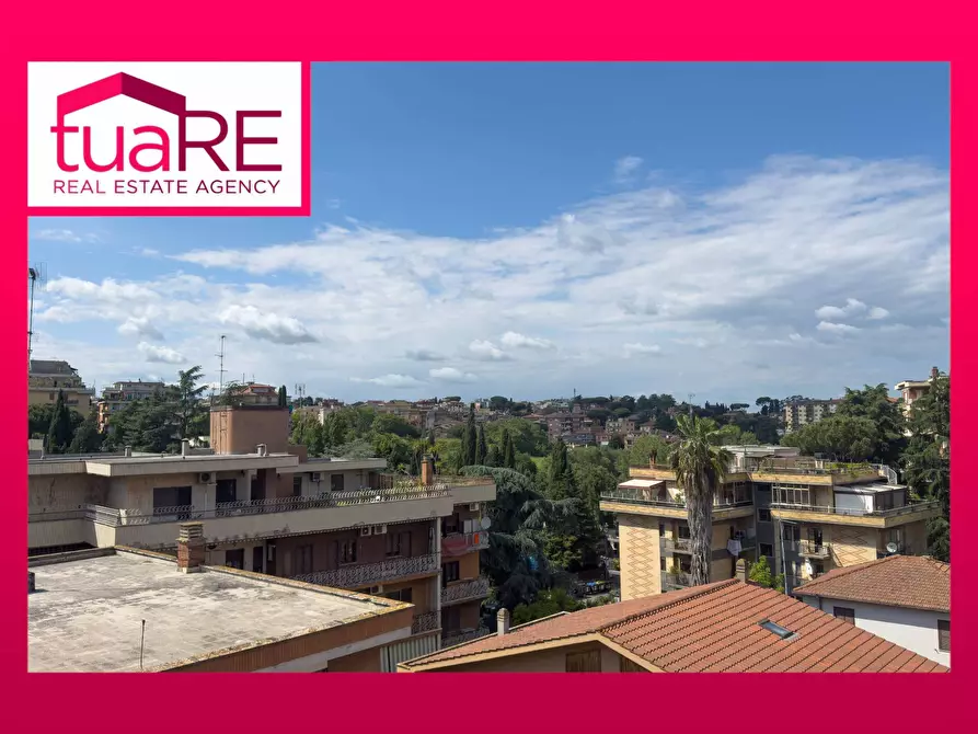 Immagine 1 di Attico in vendita  in Via Della Tenuta Di Sant'agata a Roma