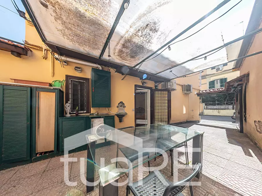 Immagine 11 di Appartamento in vendita  in Via Dei Prati Della Farnesina a Roma