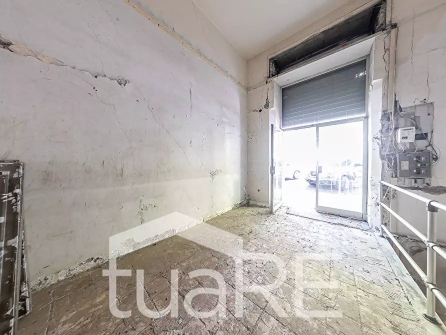 Immagine 26 di Negozio in vendita  in Via Germanico a Roma