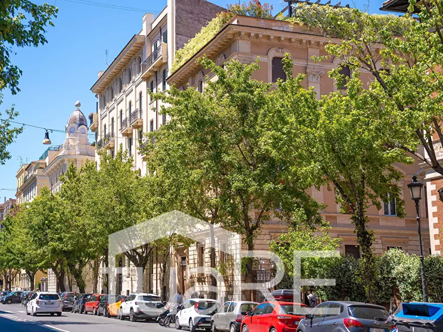 Immagine 2 di Appartamento in vendita  in Piazza Adriana a Roma