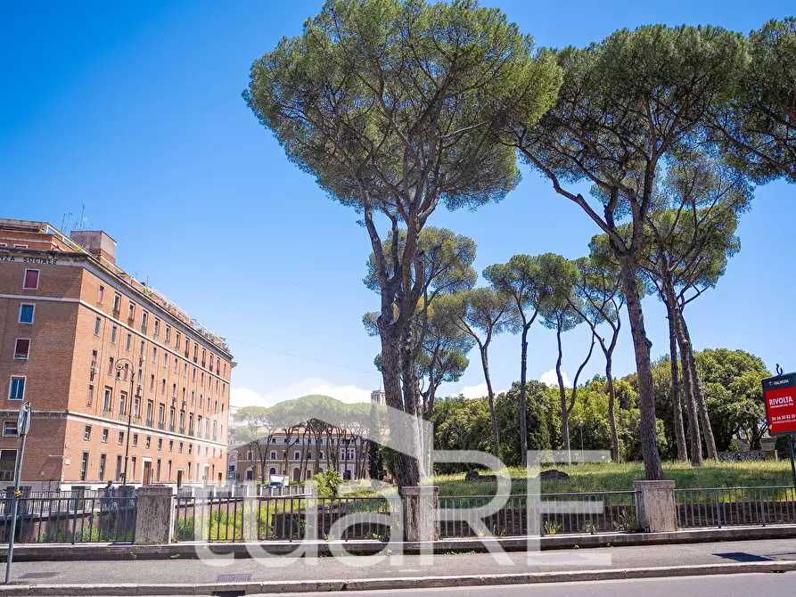 Immagine 5 di Appartamento in vendita  in Piazza Adriana a Roma