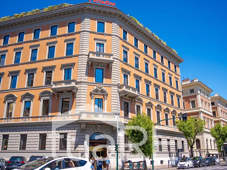 Immagine 7 di Appartamento in vendita  in Piazza Adriana a Roma